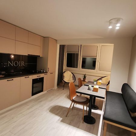 Noir Apartment Hátszeg Kültér fotó