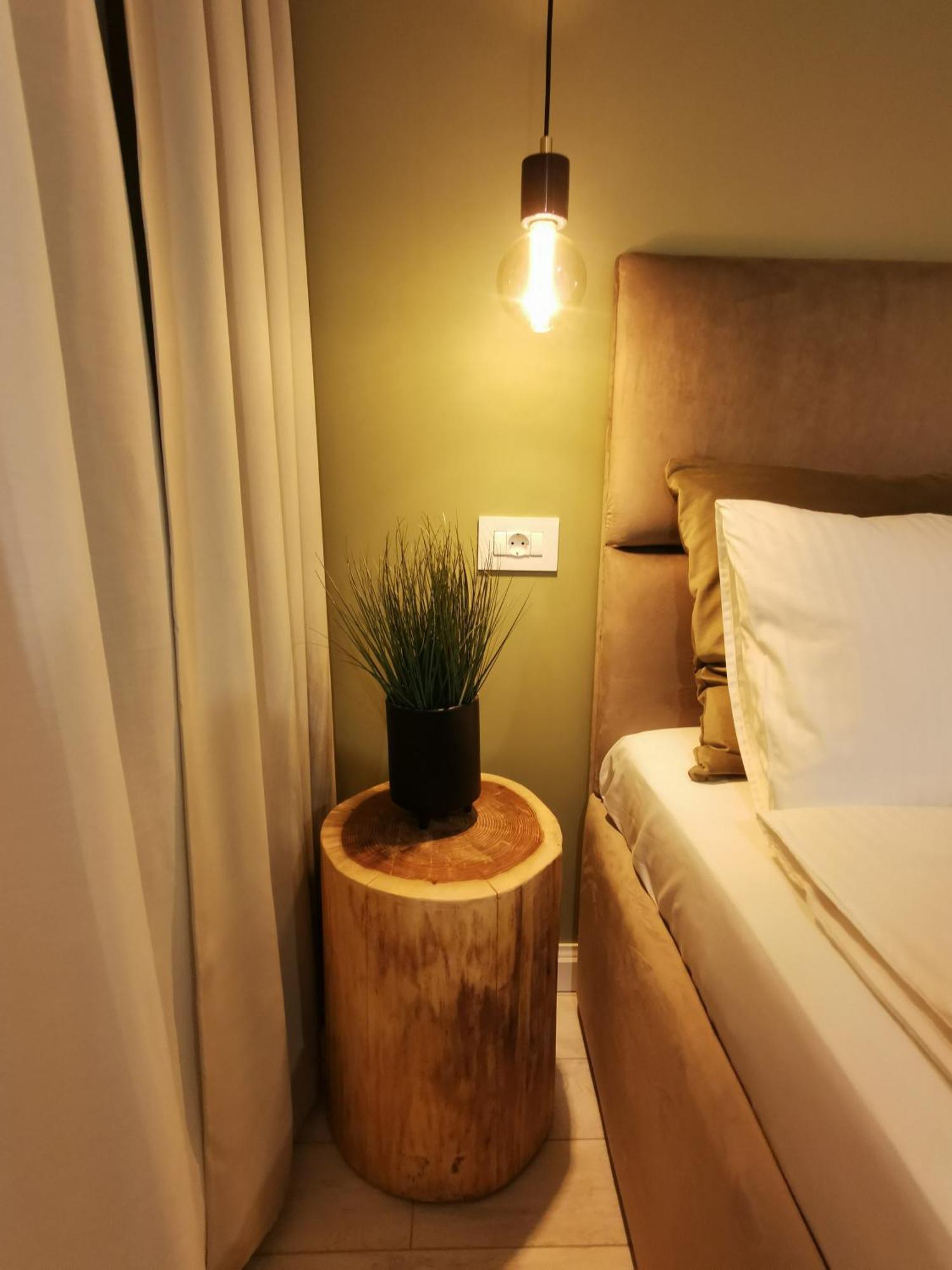 Noir Apartment Hátszeg Kültér fotó